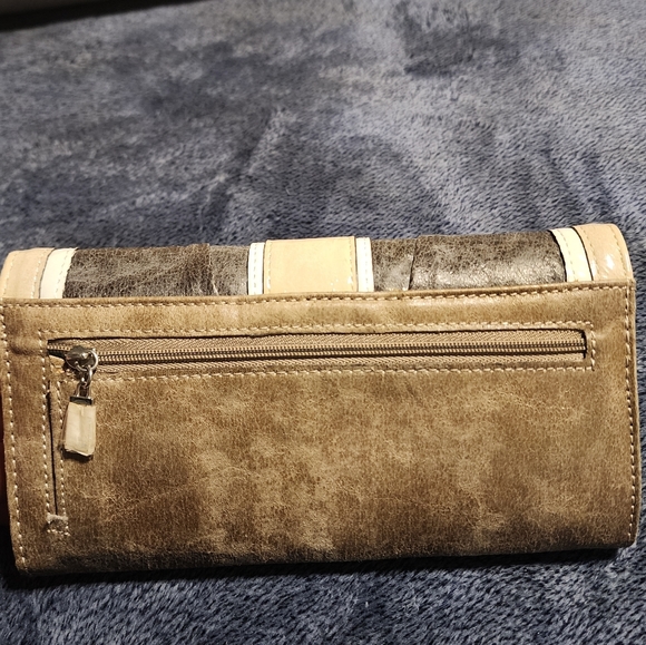 Guess wallet - Picture 2 of 4